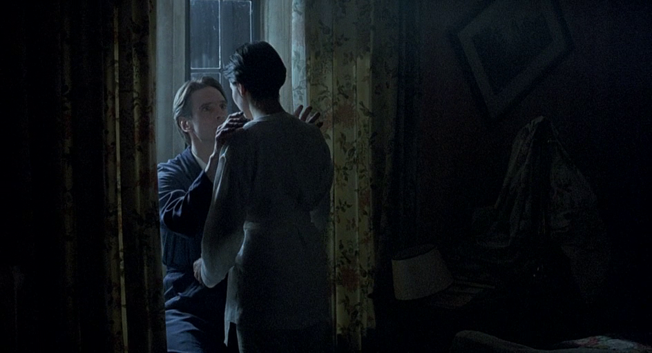 Кадр из фильма "Ущерб" (1992)