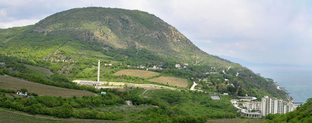 гора Кастель, фото взято с интернета
