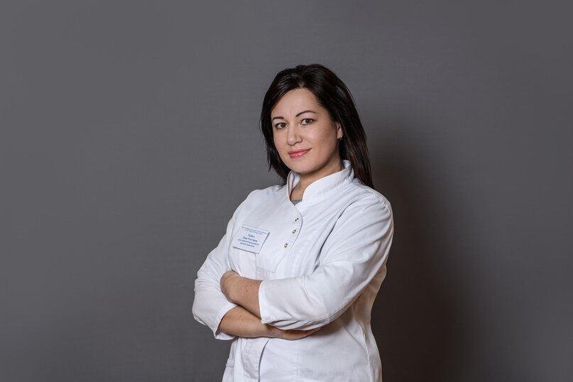 Дина Олеговна Рыбка, врач – травматолог-ортопед, врач ультразвуковой диагностики, к. м. н., руководитель Амбулаторного центра консервативного лечения сколиоза НМИЦ детской травматологии и ортопедии имени Г. И. Турнера Минздрава России