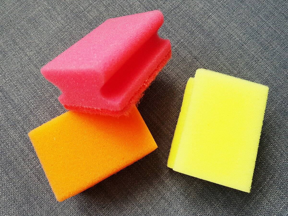 желтая крупнопористая губка. тонкие губки. морская губка розациндра. света губка. губка абразивная для посуды.