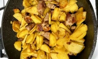 Жареная картошка с фаршем на сковороде: рецепт с фото