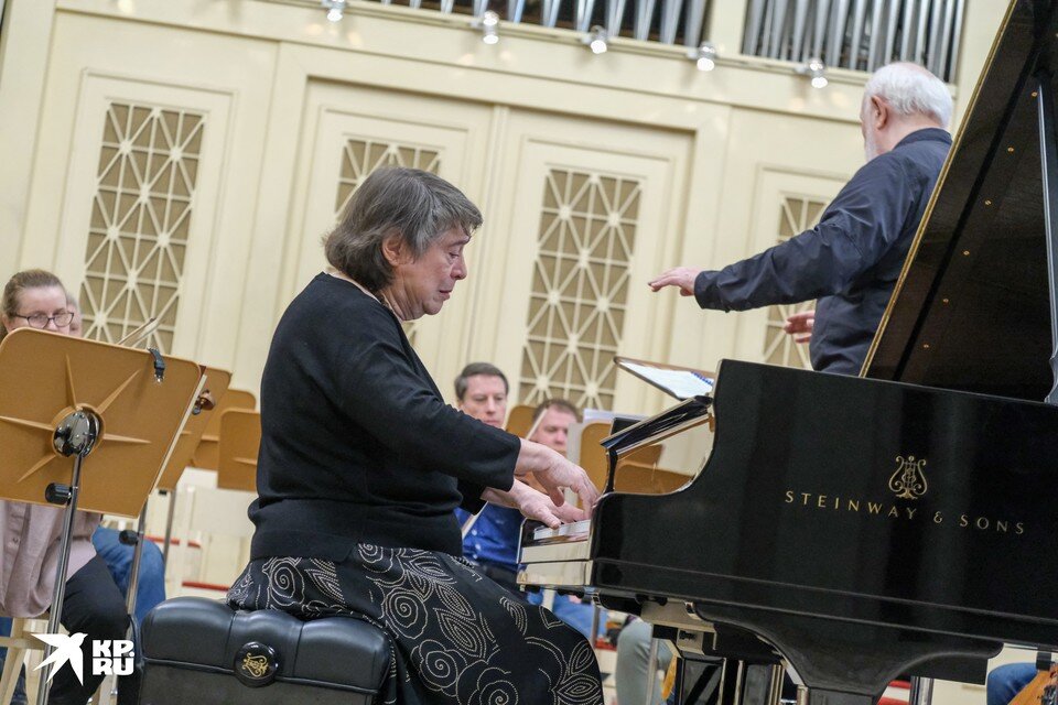    В жизни Елизаветы Леонской есть несколько ярких страниц: знакомство с пианистом Святославом Рихтером и с поэтом Иосифом Бродским. Артем КИЛЬКИН