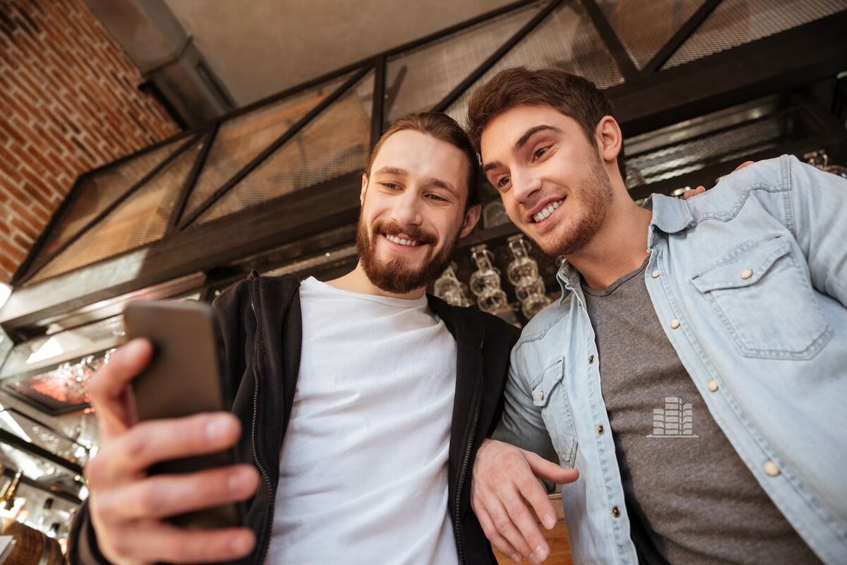 Мы выучились, переехали в Москву, работали в паре