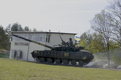    T-64BM ВСУ ©7th Army Training Command from Grafenwoehr, Germany. SETC17: Ukraine, CC BY 2.0 Wikipedia.org