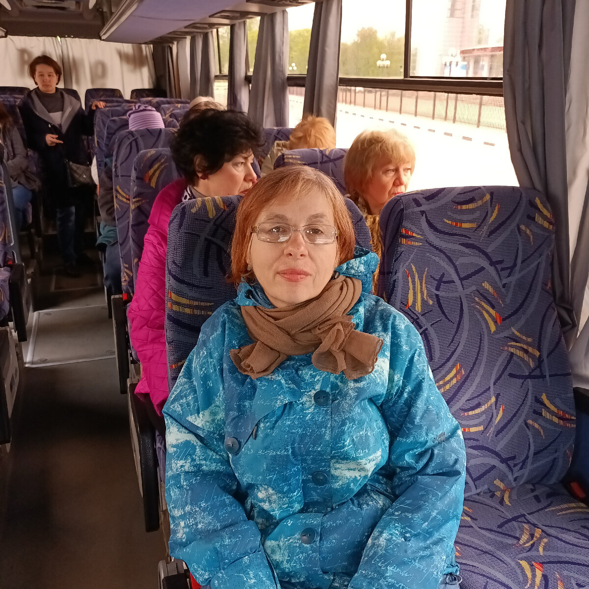 Внутри автобуса.