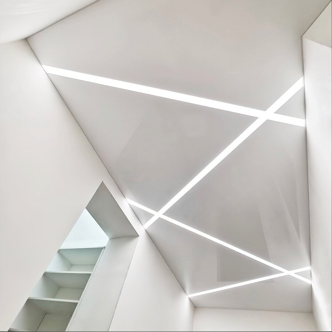 Вариант натяжного потолка (листайте карусель)