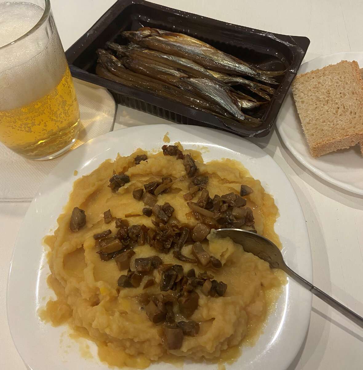 Гороховая каша, с жареными грибами (фото из личного архива)