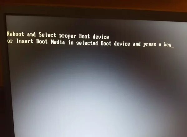 Ошибка Reboot and Select Proper Boot Device на экране компьютера