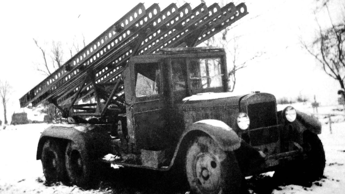 Легендарная "Катюша". Источник фото: https://shnyagi.net/349780-Rev-Katjush-svodil-nemcev-s-uma.html