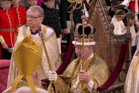    Карл III официально стал королем Великобритании, а его жена получила титул королевы без приставки «консорт»