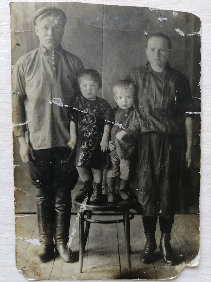 1931 год - галерея, стрелка вправо.