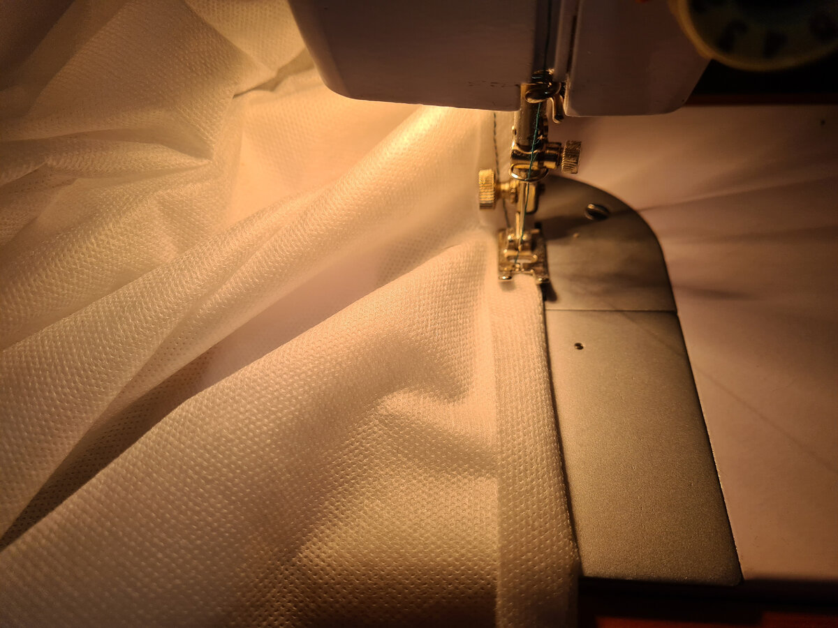 процесс шитья.