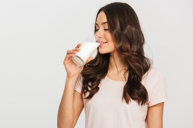    Сколько молока можно употреблять взрослым?