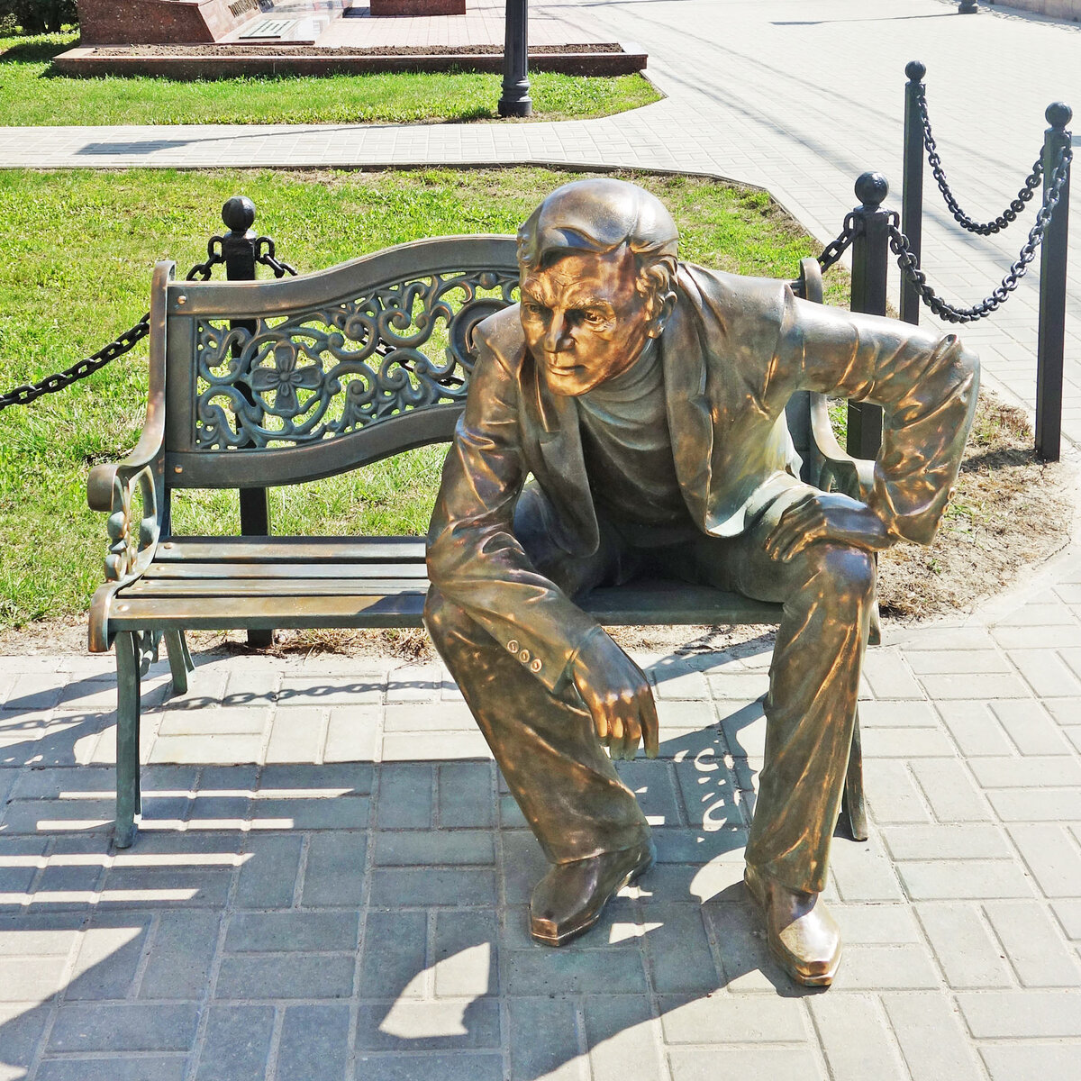 Листайте карусель.