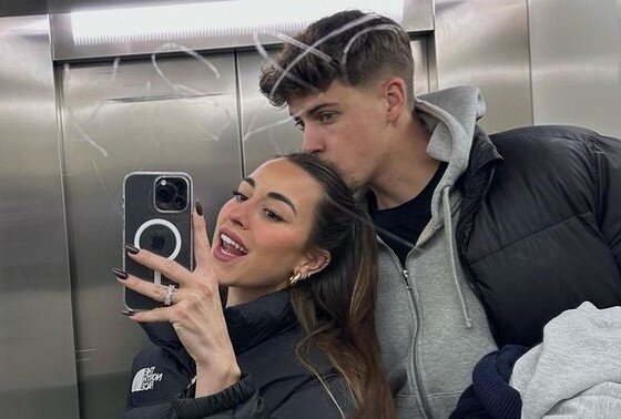    Паула и бойфренд Арнау