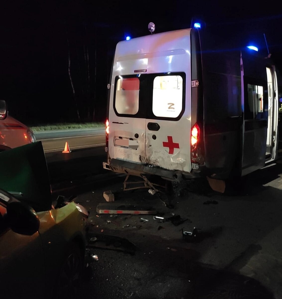 Да, и такое бывает! Работа на скорой никогда не была безопасной. К сожалению, дорога редко прощает ошибки!