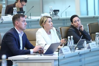    Министр соцразвития Московской области Людмила Болатаева на совещании с руководящим составом правительства Московской области и главами городских округов © Антон Чернов, «Подмосковье Сегодня»