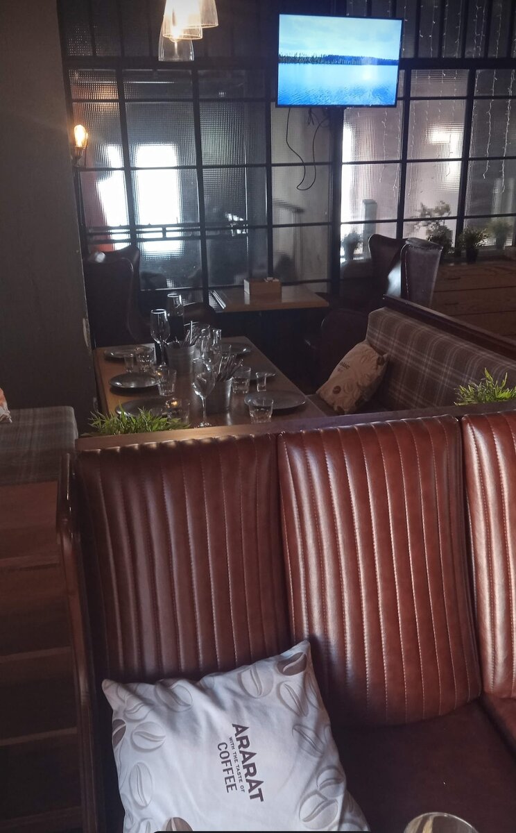 Ресторан нижний новгород с террасой. Батч датч. Панорамный ресторан butch&dutch. Butch гриль бар. Батч датч.