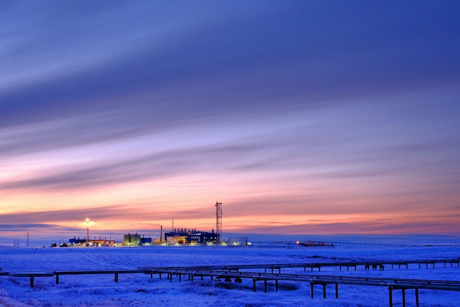 «А — потому что Анерьяха (УППГ-4А)» Анерьяхинская площадь находится на севере Ямбургского нефтегазокоденсатного месторождения. 
Источник: https://vk.cc/codlVD