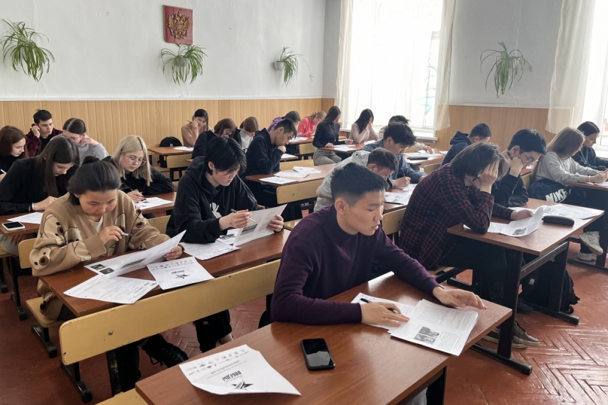    Буряты - третьи в стране. Как обстоят дела с образованием в республике