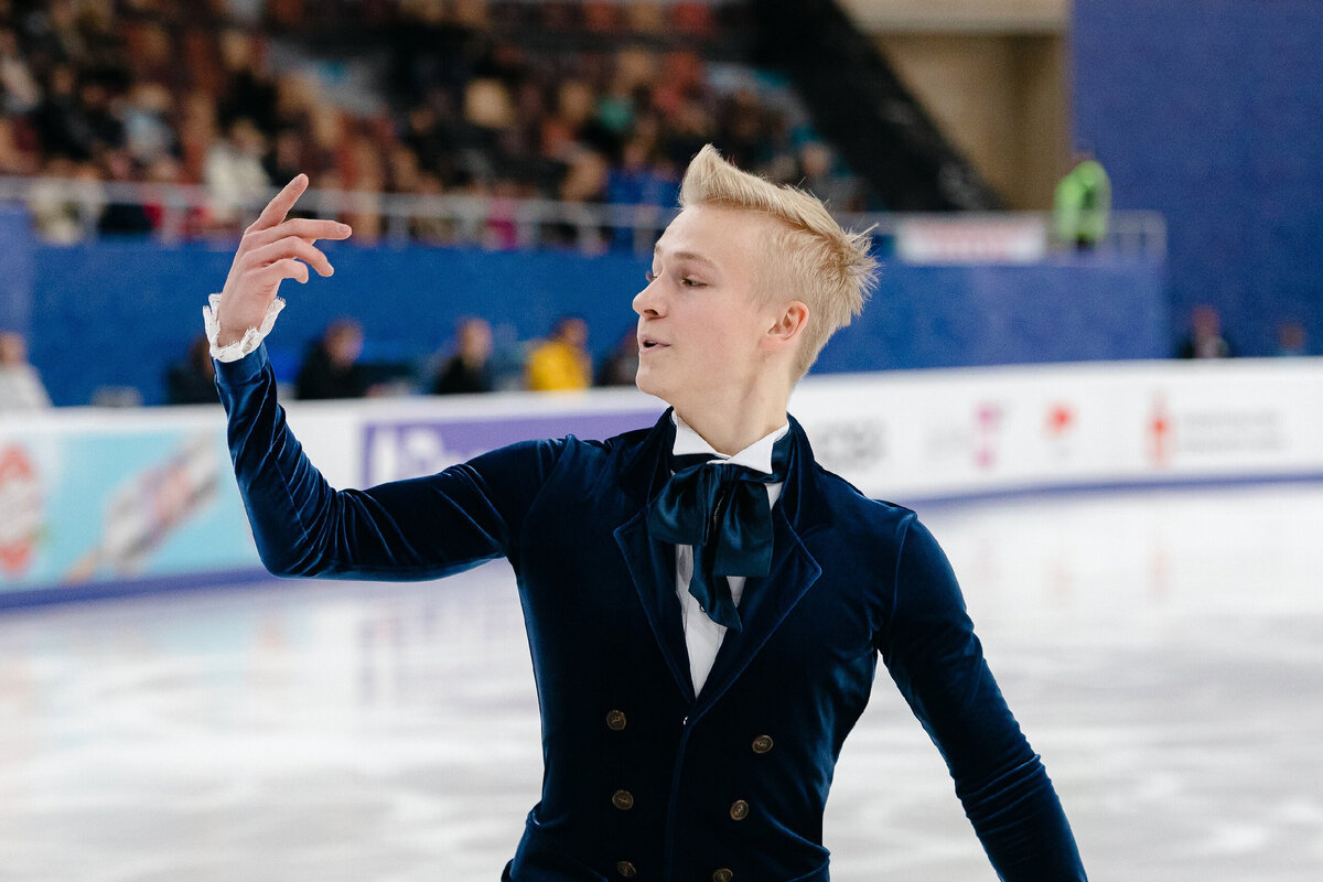 Фигуристки которые завершили карьеру. Фигурист из питера. Матвей ветлугин. Фигуристы. Произвольная программа матвея ветлугина.