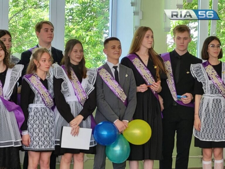    В школах Оренбуржья 25 мая прозвучат последние звонки для выпускников 11 классов Андрей Севостьянов