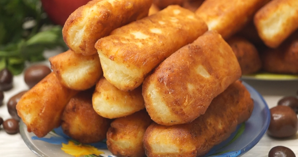 Творожные "Брусочки": специально для них держу творог в холодильнике, воздушные, мягкие, тают во рту, подходят для завтрака.