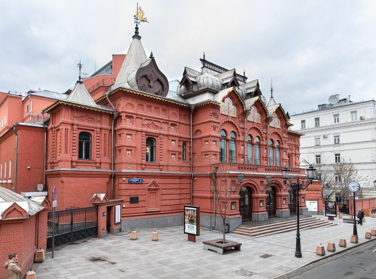 Театр Наций (бывший театр Корша). 1885. Архитектор М.Чичагов