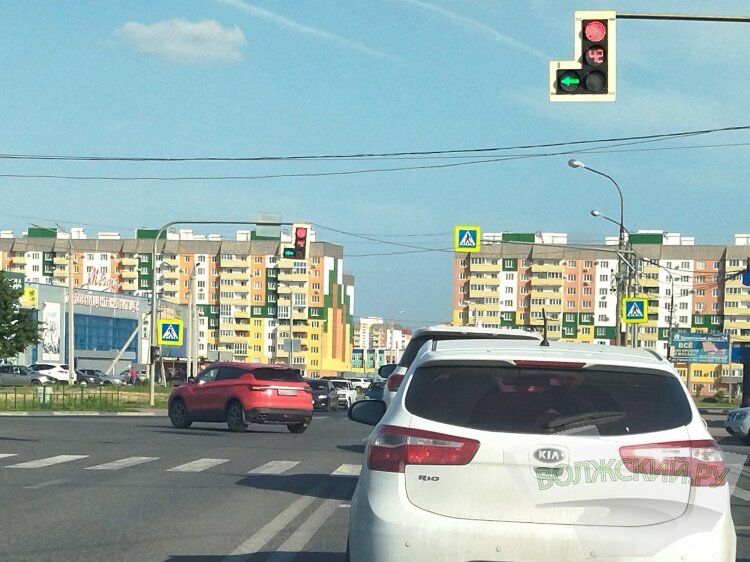 Перекресток волжский бульвар. Перекресток волжский. Перекресток волжский режим. Перекресток волжский. Перекресток игрушки акция.