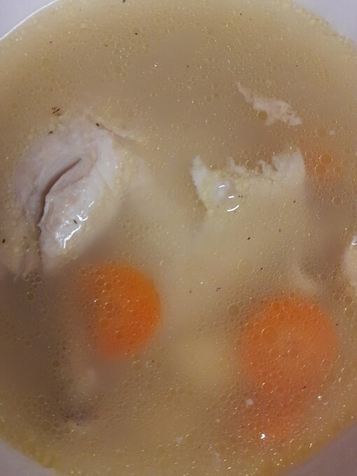 Рига, 27 мая 2023. Бульон - непрозрачный, но зато - полезный. 