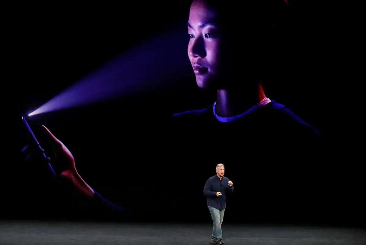    Face ID сканирует пространство, но не фотографирует вас