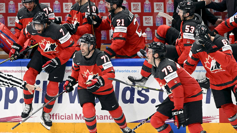    Хоккеисты сборной Канады стали чемпионами мира. Reuters