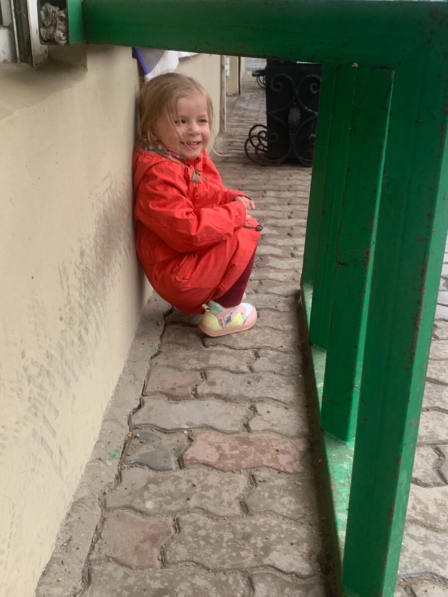 Бабайка на улице