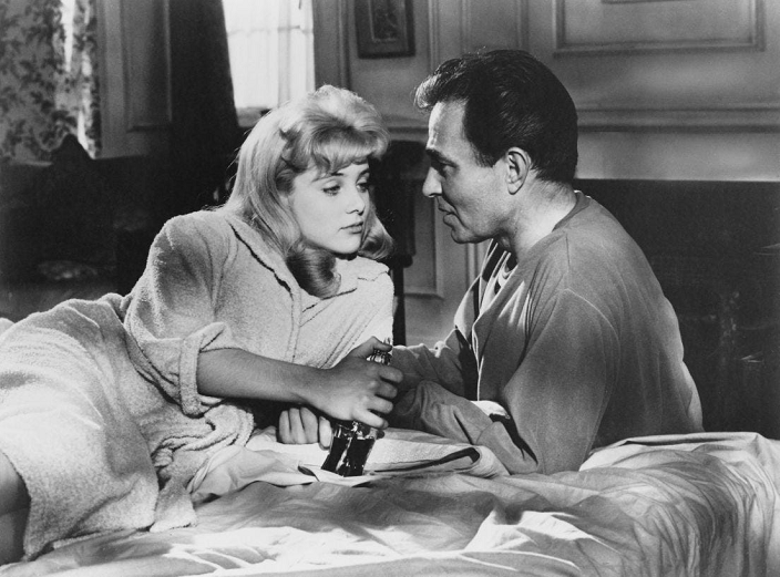 Джеймс Мейсон в роли Гумберта Гумберта и Сью Лайон в роли Лолиты.