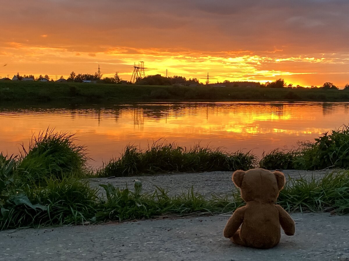 Закат над рекой 