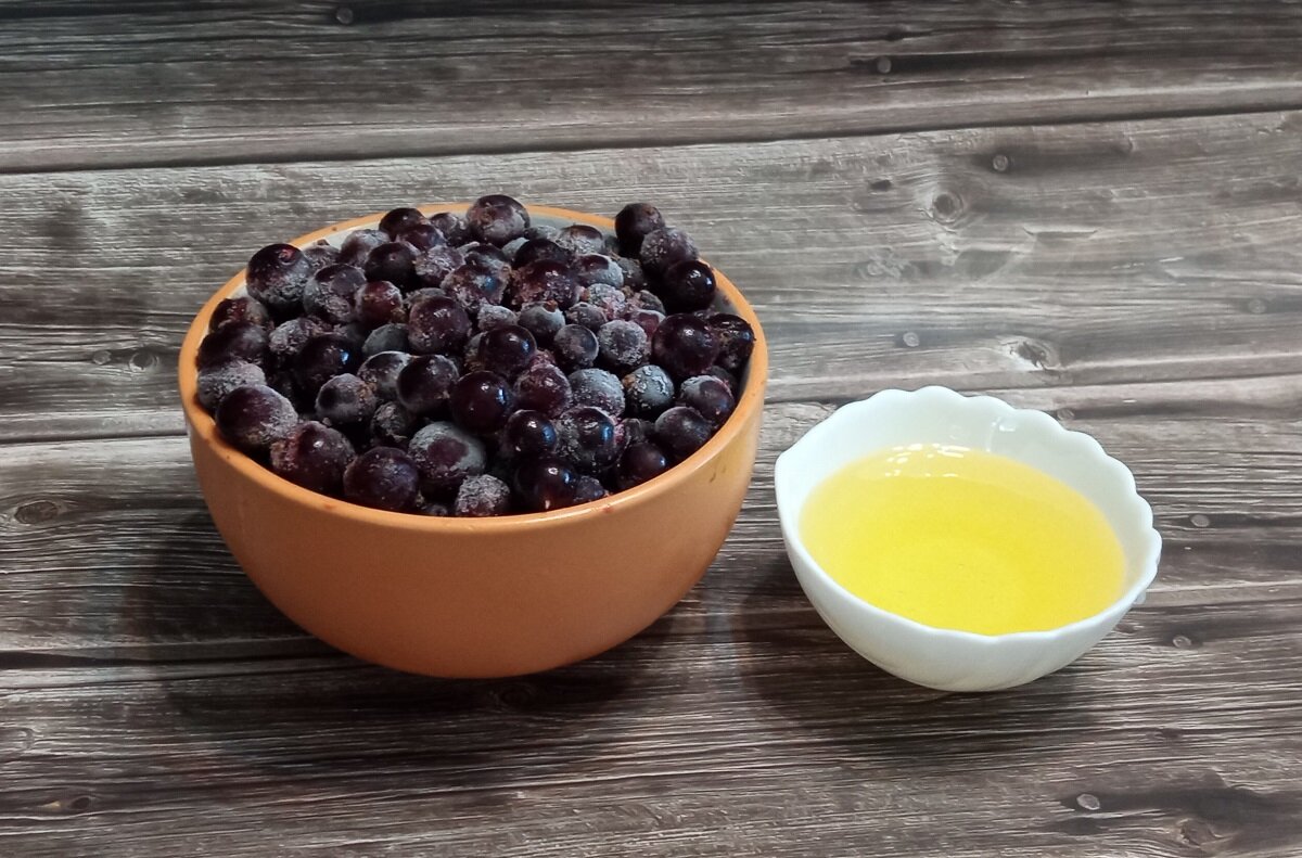 Черная смородина и мед