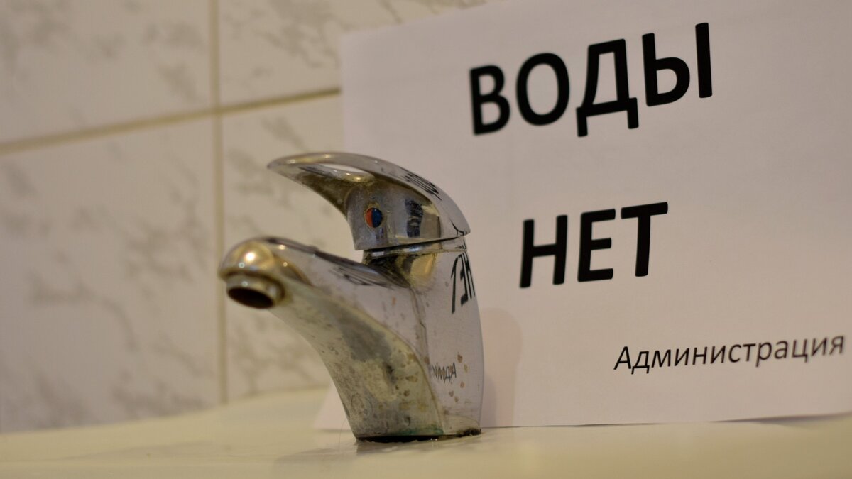     Жители тобольского села Абалак вторые сутки сидят без воды. Причина — ремонтные работы на сетях.