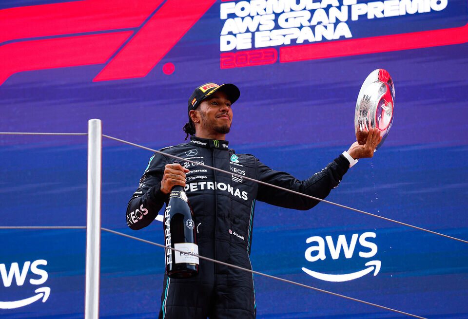    Стюарды оштрафовали MercedesLAT Images / Mercedes