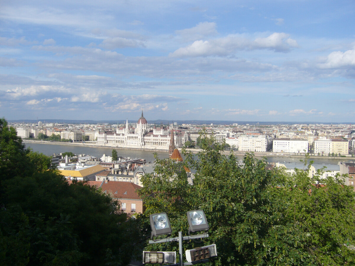 Достопримечательности города углич для 3 класса. Название городов стоят на волге. Смоленск происхождение названия города. Реки чувашии названия. Доклад река алатырь.