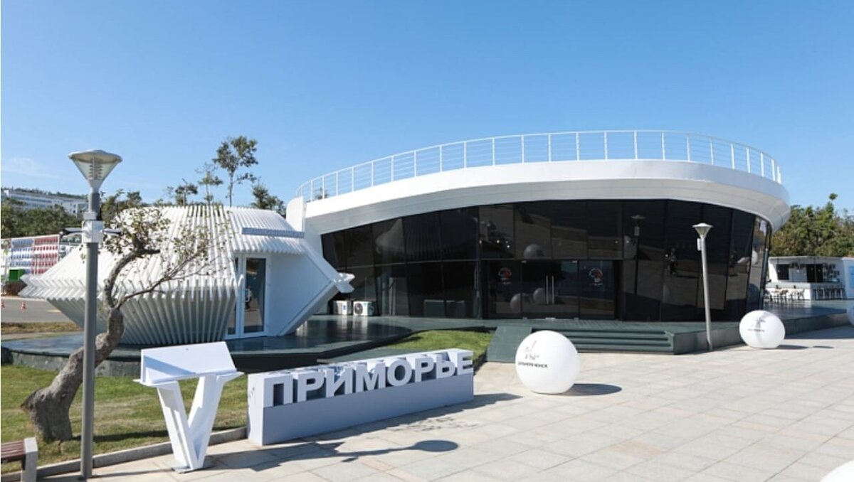     Утверждена концепция павильона края на выставке «Улица Дальнего Востока», которая откроется в дни VIII Восточного экономического форума в сентябре на острове Русском. В этом году основная идея выставочного пространства — значимость Приморского края как важного транспортно-логистического узла.