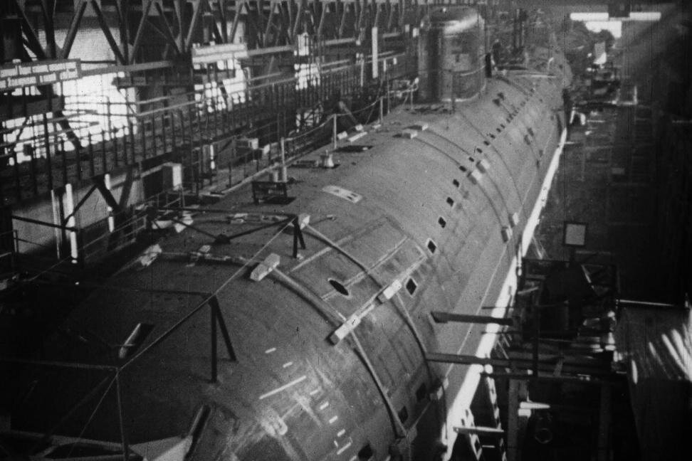 К-3 в стапельном цехе Севмаша, 1957 год