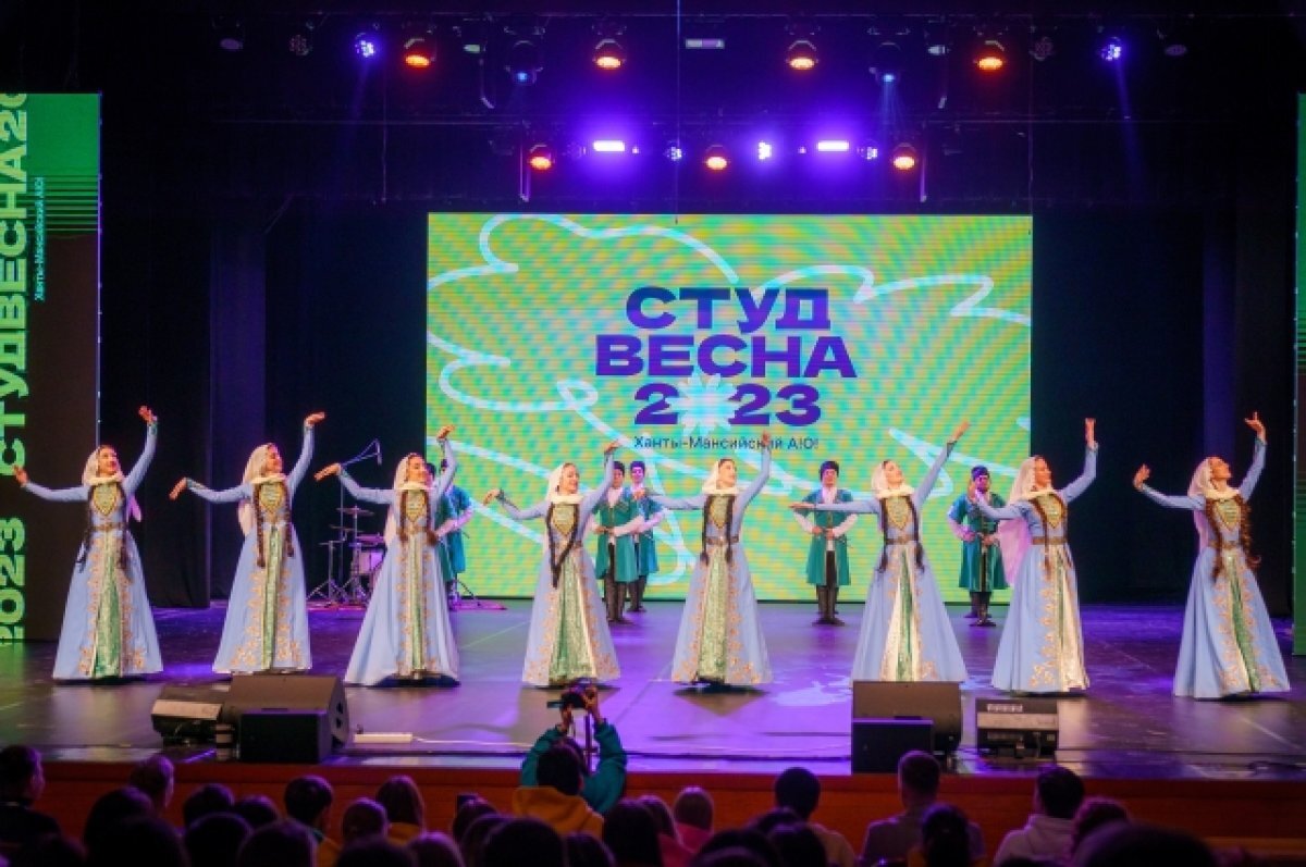    На сцене «Арены Югра» выступила молодежная звезда L’One.