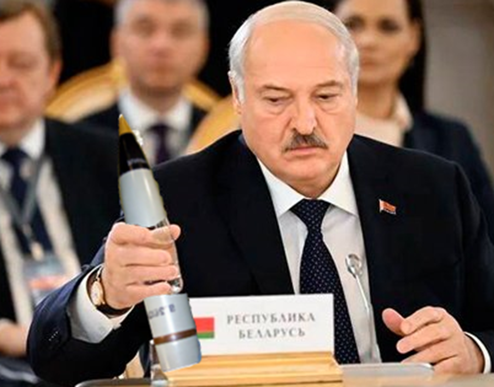 Коллаж: тактическое ядерное оружие (ТЯО) "в руках" Лукашенко