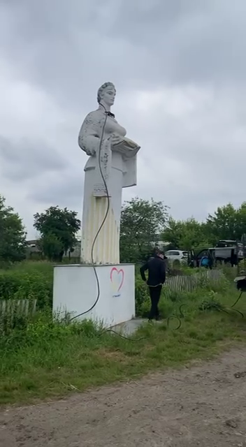 Зачем снесли памятник Тимошенко?