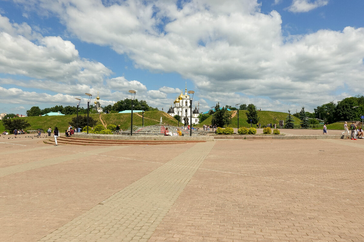 Дмитров историческая площадь. Дмитровская площадь дмитров. Пл дмитровская. Бутырская 95 на карте москвы. Пл дмитровская.