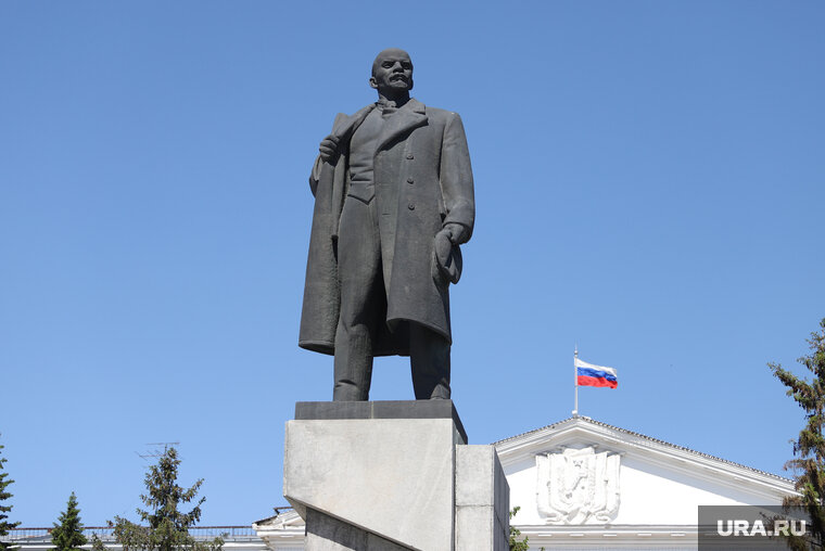    В Куртамыше перенесут на новый постамент памятник Ленину