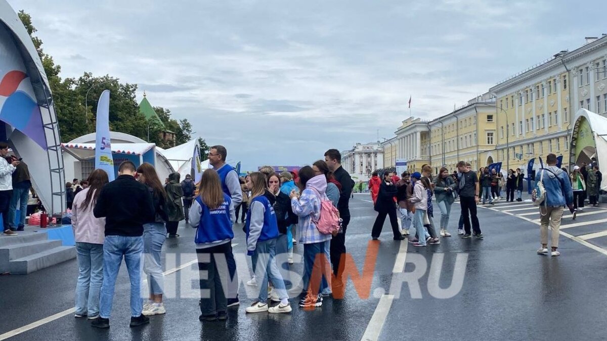     Празднование Дня молодежи в Нижнем Новгороде сегодня, 24 июня, идет по расписанию. Корреспондент NewsNN побывал в зоне проведения мероприятий.