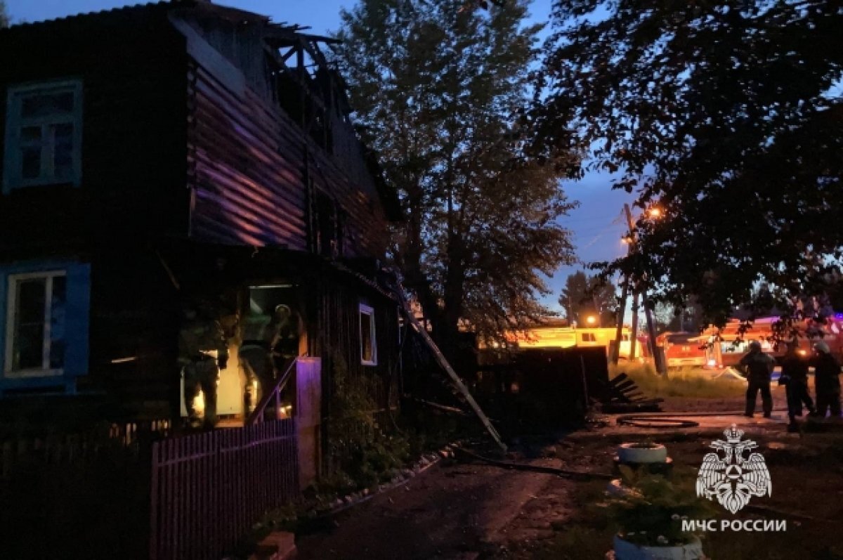   В Красноярске неизвестные ночью подожгли 2-этажный дом на Туруханской