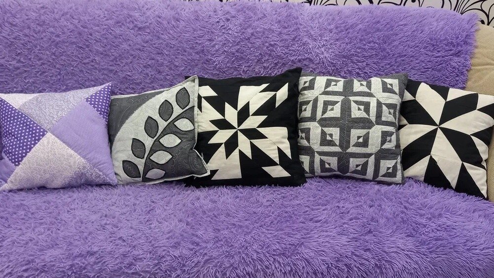 Из Российского хлопка. На каждую из них есть видео пошива. Чёрный за год сильно потерял в цвете.