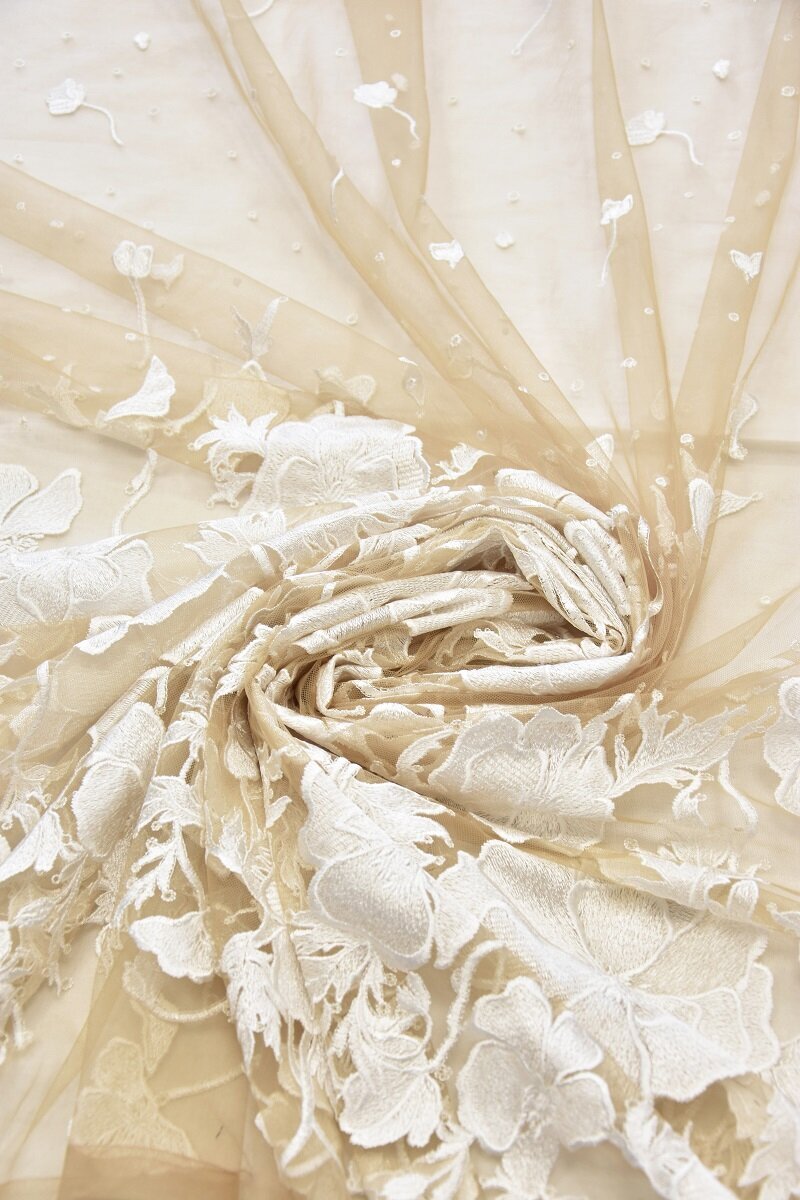 бежевые кружева